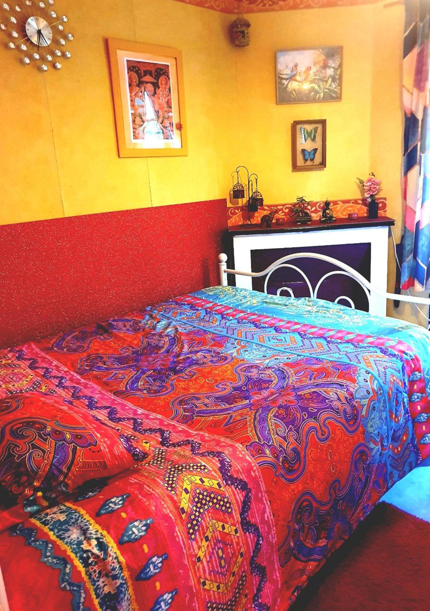 Bed And Breakfast Les Roses Multicolores Du 47 Fumel Exterior foto