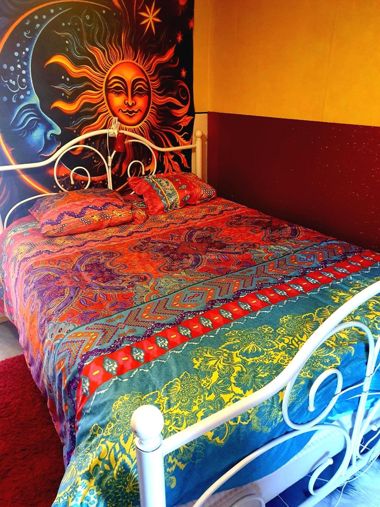 Bed And Breakfast Les Roses Multicolores Du 47 Fumel Exterior foto